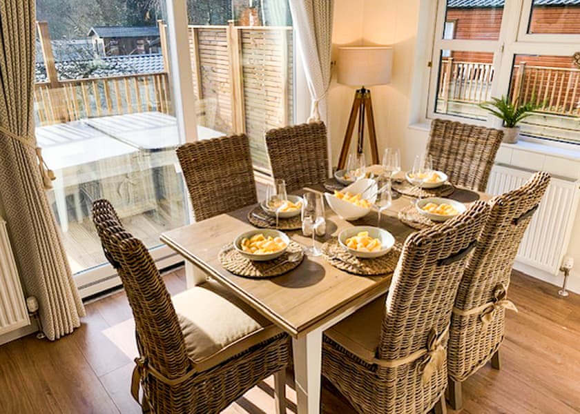 Comfort Plus Lodge 4 - Edgeley Holiday Park, Albury, Guildford