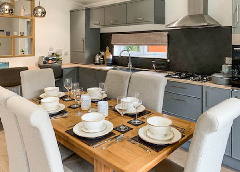 Comfort Plus Lodge 4 - Edgeley Holiday Park, Albury, Guildford