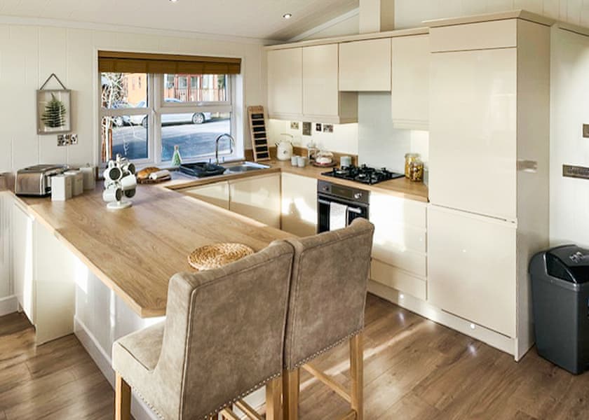 Comfort Plus Lodge 4 - Edgeley Holiday Park, Albury, Guildford