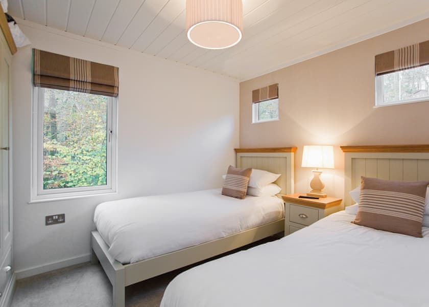 Comfort Plus Lodge 4 - Edgeley Holiday Park, Albury, Guildford