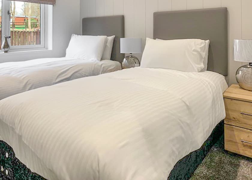 Comfort Plus Lodge 4 - Edgeley Holiday Park, Albury, Guildford