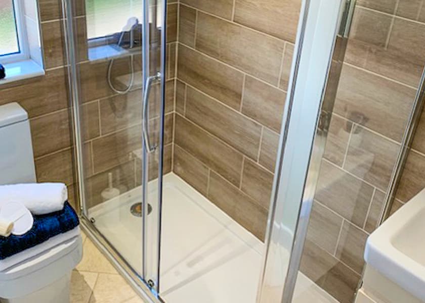 Comfort Plus Lodge 4 - Edgeley Holiday Park, Albury, Guildford