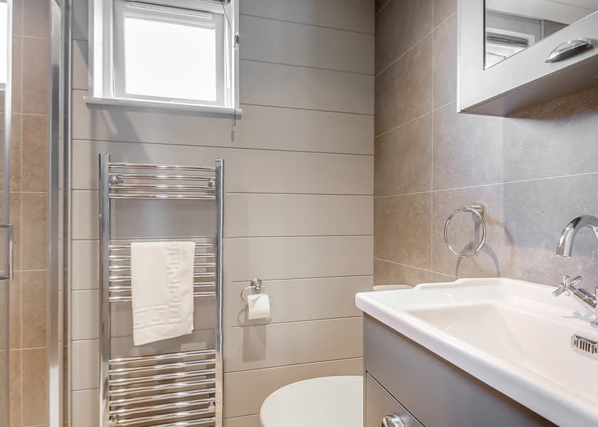 Luxury Lodge 4 - Edgeley Holiday Park, Albury, Guildford