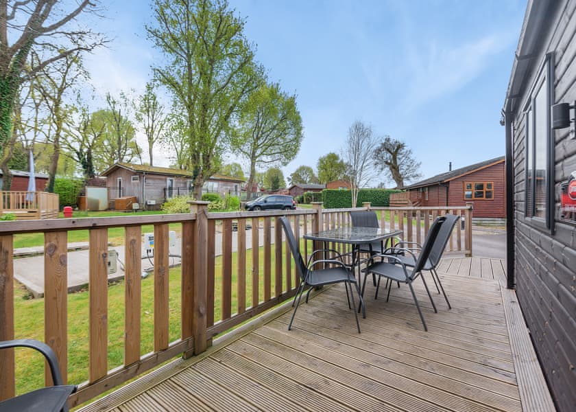 Superior Caravan 6 - Edgeley Holiday Park, Albury, Guildford