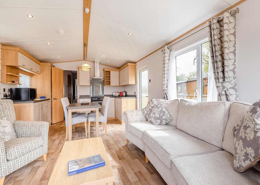 Superior Caravan 6 - Edgeley Holiday Park, Albury, Guildford