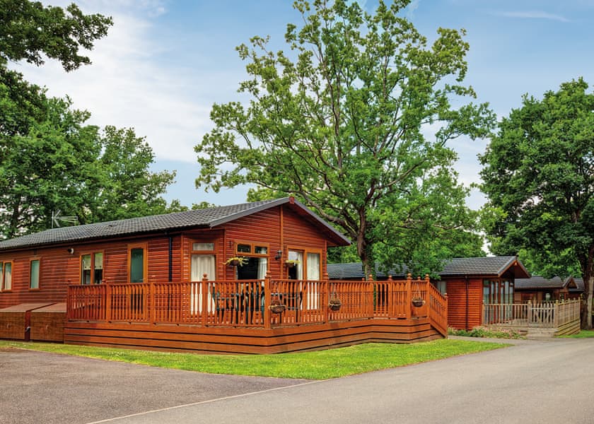 Classic Lodge 4 (Pet) - Edgeley Holiday Park, Albury, Guildford