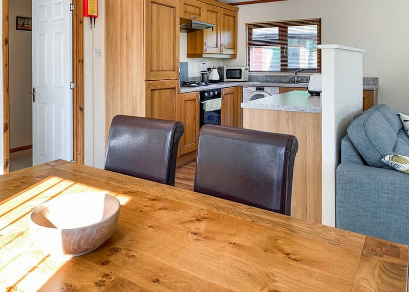 Classic Lodge 4 (Pet) - Edgeley Holiday Park, Albury, Guildford