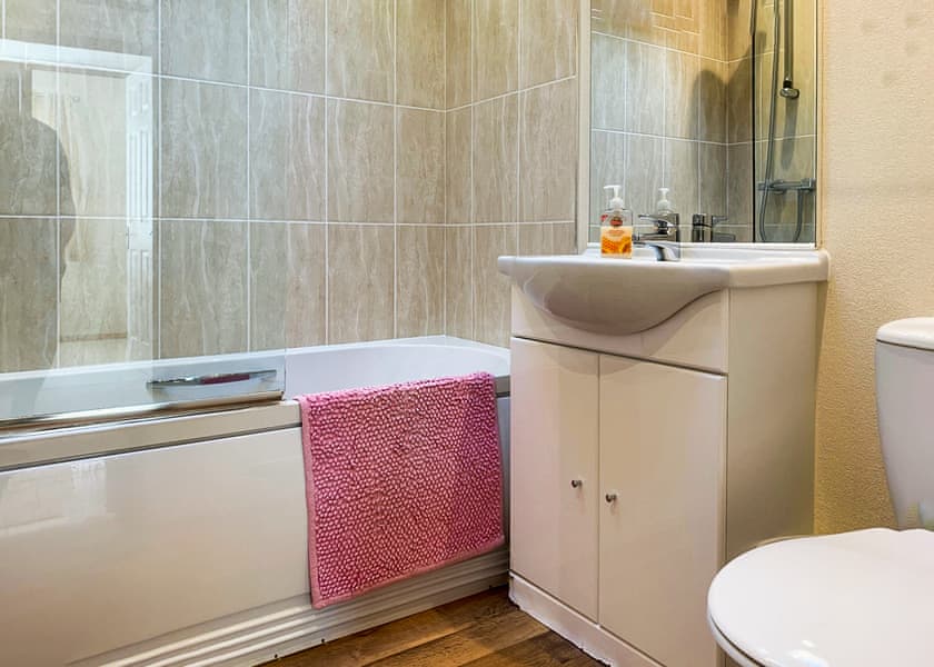 Classic Lodge 4 (Pet) - Edgeley Holiday Park, Albury, Guildford