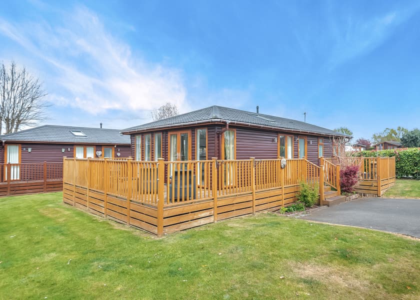 Comfort Lodge 4 (Pet) - Edgeley Holiday Park, Albury, Guildford