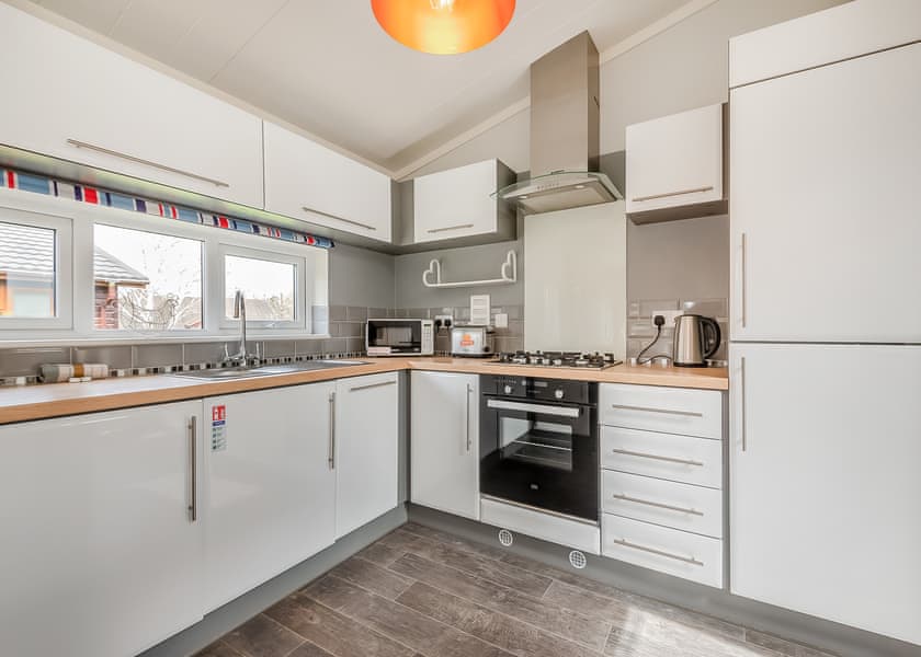 Comfort Lodge 4 (Pet) - Edgeley Holiday Park, Albury, Guildford