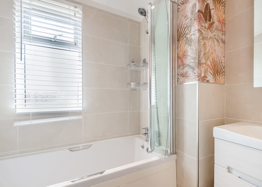 Comfort Lodge 4 (Pet) - Edgeley Holiday Park, Albury, Guildford