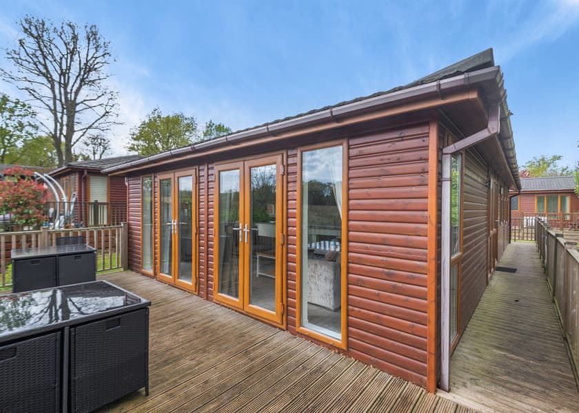 Comfort Lodge 6 (Pet) - Edgeley Holiday Park, Albury, Guildford