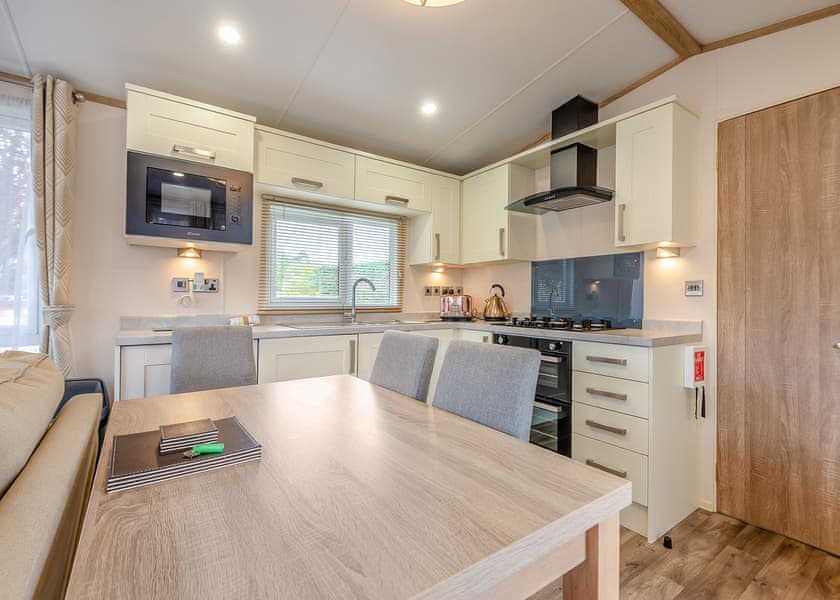 Comfort Lodge 6 (Pet) - Edgeley Holiday Park, Albury, Guildford