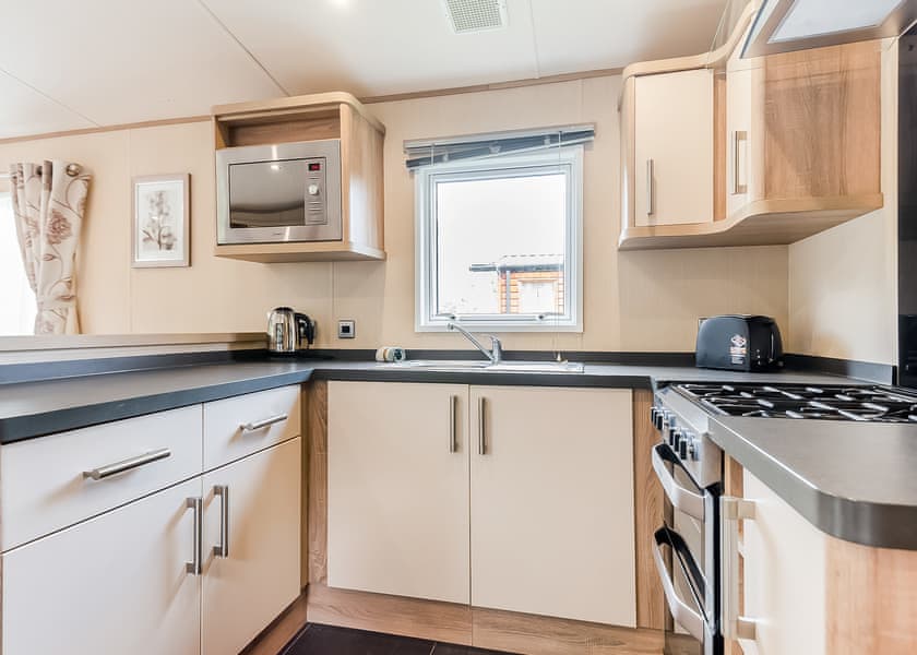 Comfort Lodge 6 (Pet) - Edgeley Holiday Park, Albury, Guildford