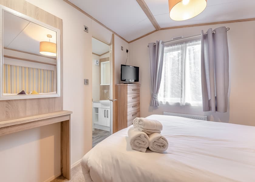 Comfort Lodge 6 (Pet) - Edgeley Holiday Park, Albury, Guildford