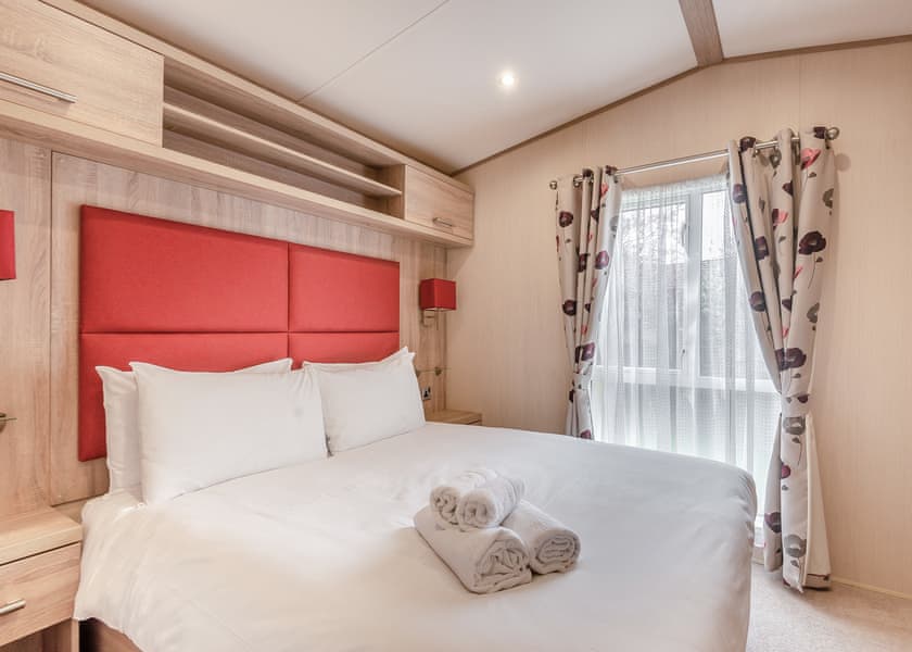 Comfort Lodge 6 (Pet) - Edgeley Holiday Park, Albury, Guildford