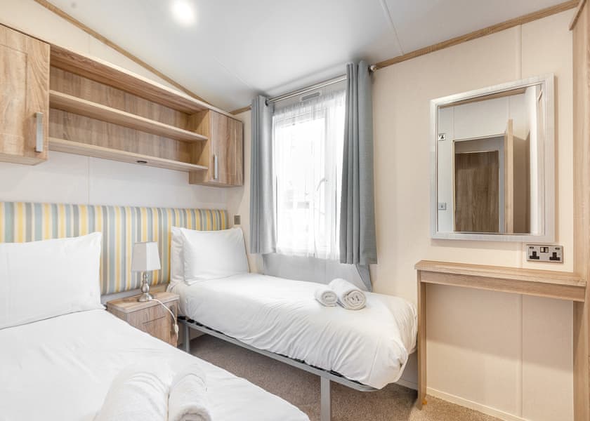 Comfort Lodge 6 (Pet) - Edgeley Holiday Park, Albury, Guildford