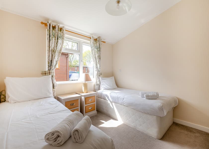 Comfort Lodge 6 (Pet) - Edgeley Holiday Park, Albury, Guildford