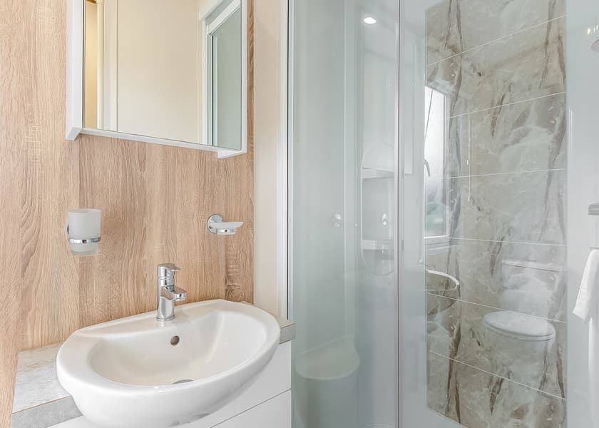 Comfort Lodge 6 (Pet) - Edgeley Holiday Park, Albury, Guildford