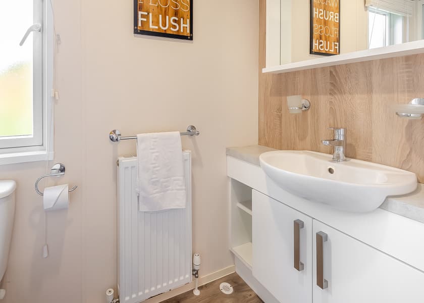 Comfort Lodge 6 (Pet) - Edgeley Holiday Park, Albury, Guildford