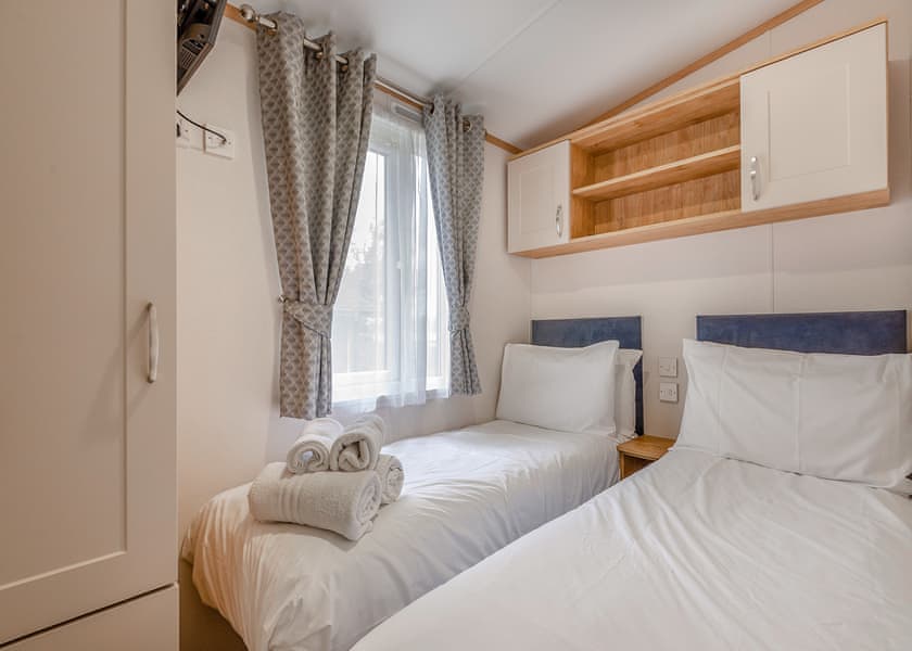 Comfort Plus Caravan 4 (Pet) - Edgeley Holiday Park, Albury, Guildford