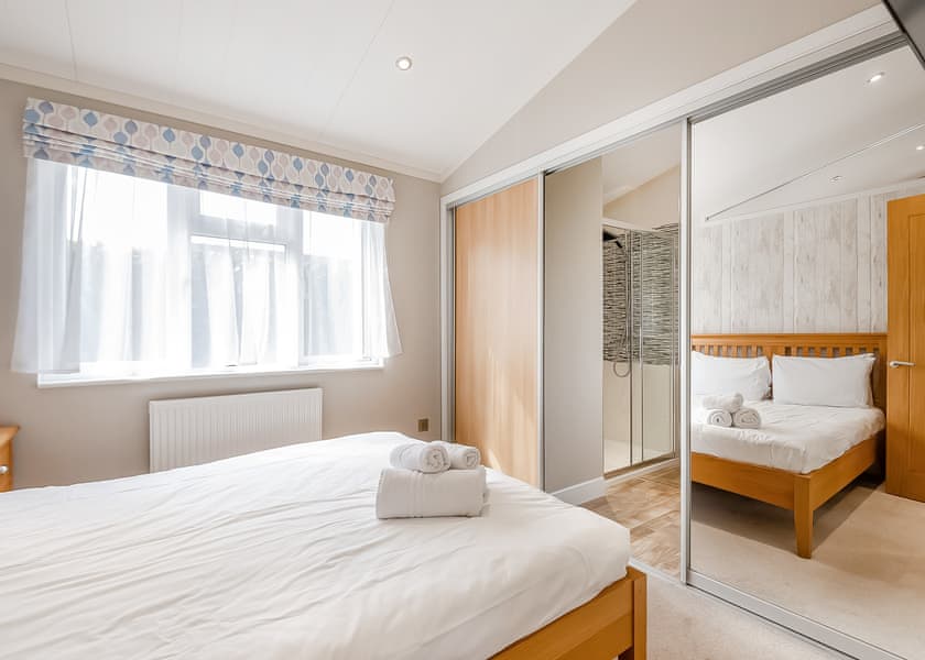 Superior Lodge 4 (Pet) - Edgeley Holiday Park, Albury, Guildford