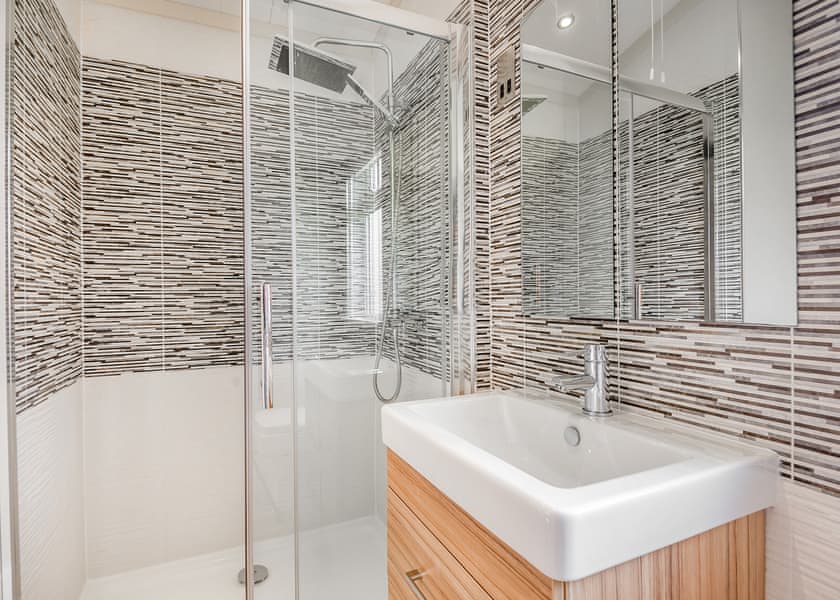 Superior Lodge 4 (Pet) - Edgeley Holiday Park, Albury, Guildford