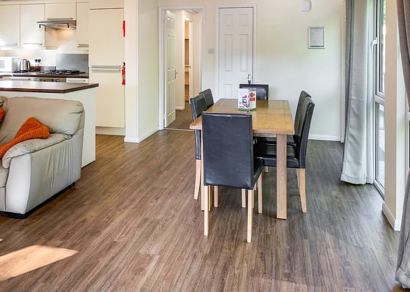 Classic Lodge 4 - Edgeley Holiday Park, Albury, Guildford