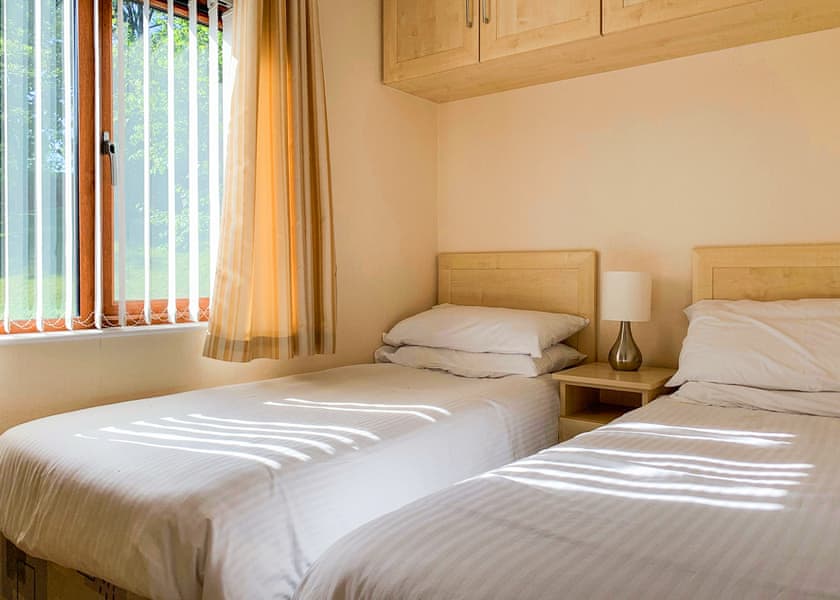 Classic Lodge 6 (Pet), Classic Lodge 6 - Edgeley Holiday Park, Albury, Guildford