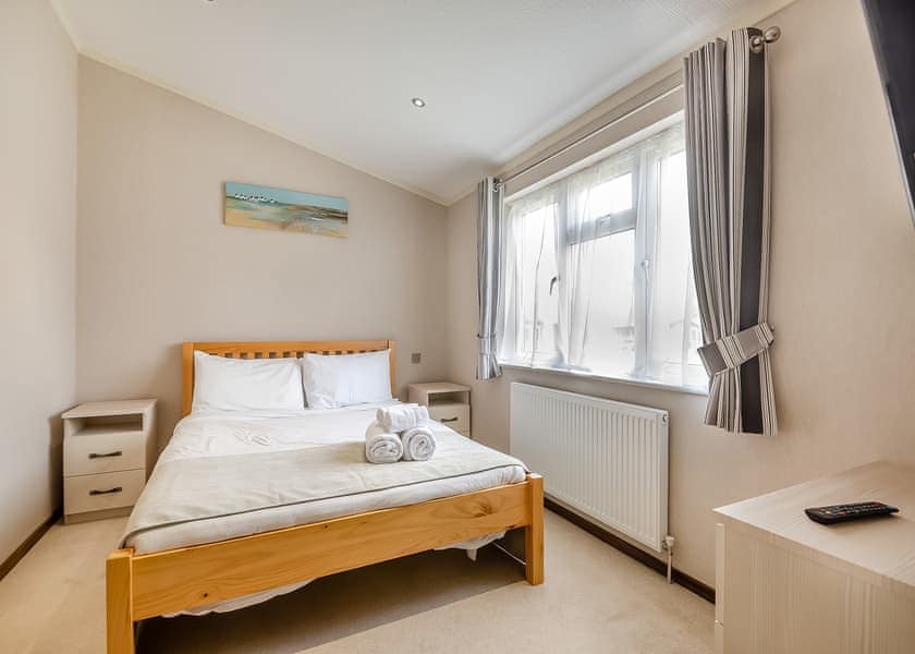 Comfort Lodge 4 - Edgeley Holiday Park, Albury, Guildford