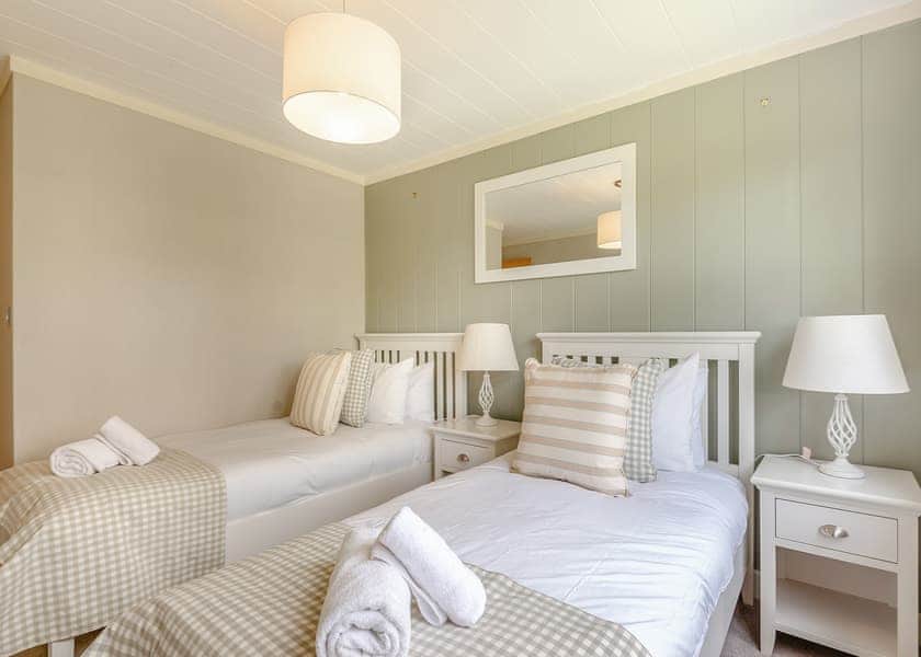 Comfort Lodge 4 - Edgeley Holiday Park, Albury, Guildford