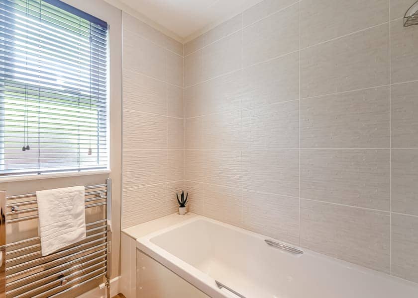 Comfort Lodge 4 - Edgeley Holiday Park, Albury, Guildford