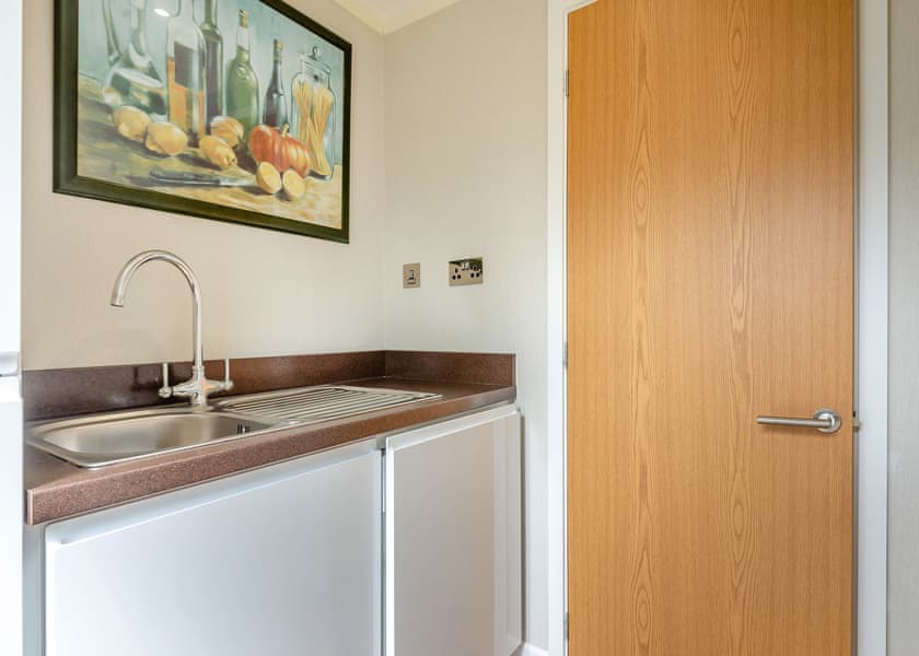 Comfort Lodge 4 - Edgeley Holiday Park, Albury, Guildford