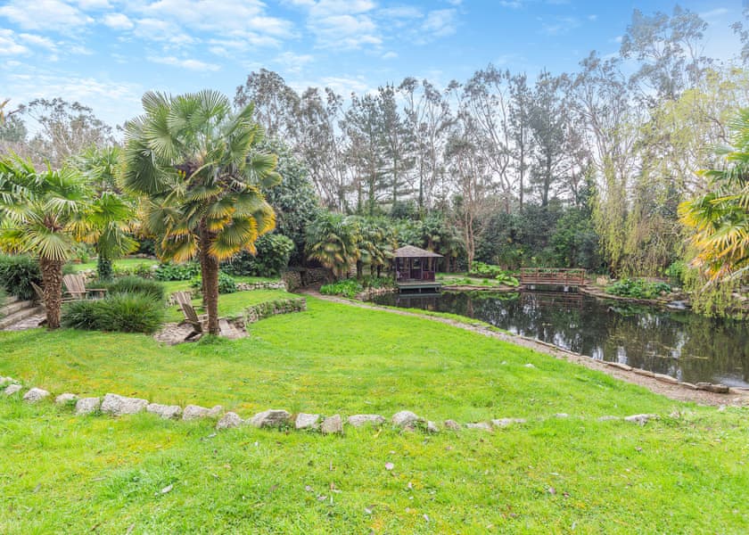 The Emerald, Carnon Downs