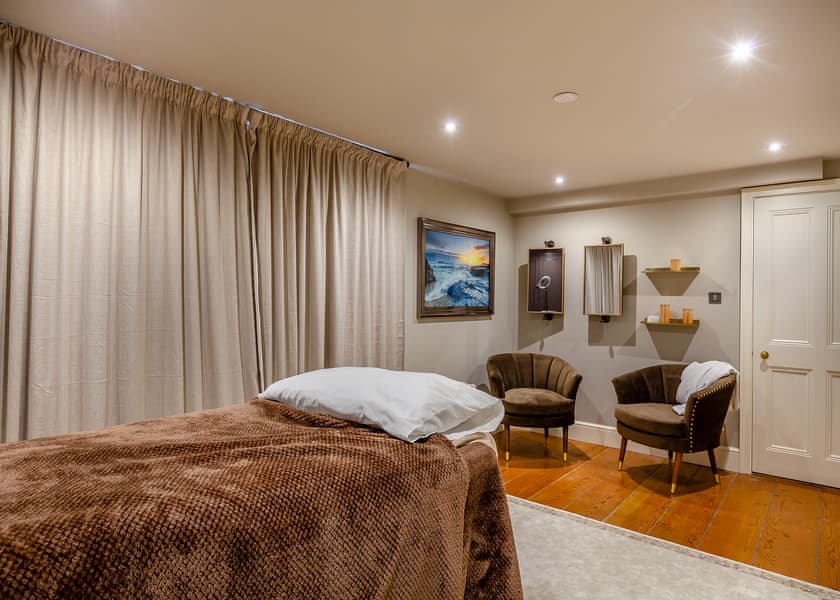 The Emerald, Carnon Downs