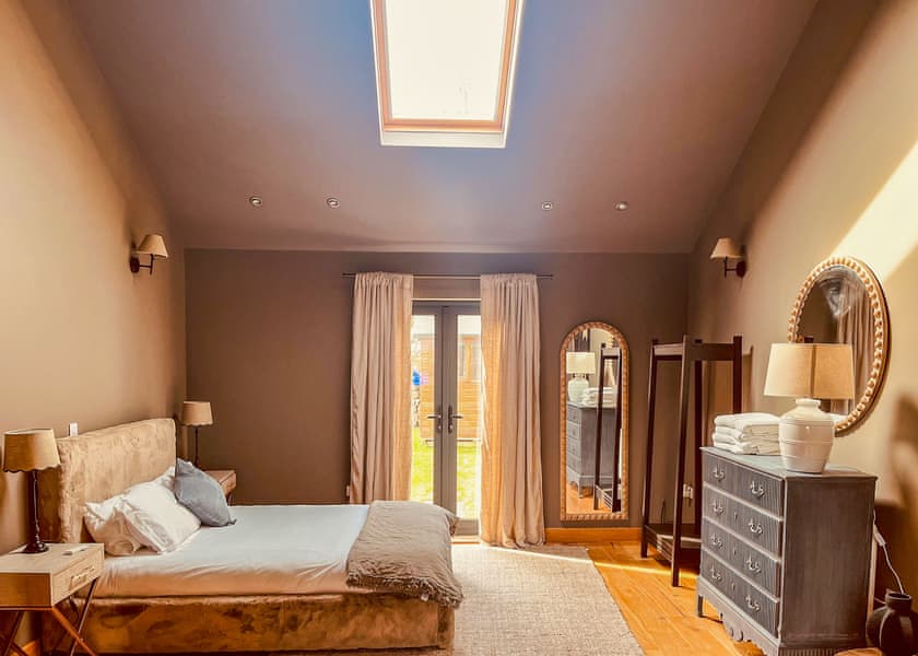 Willow - The Emerald, Carnon Downs