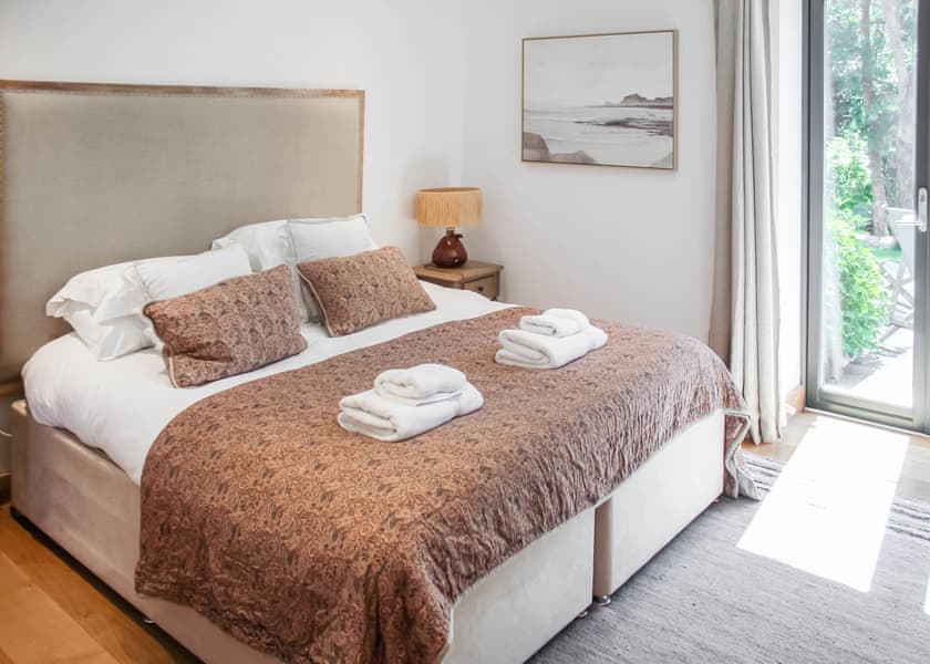 Coast - The Emerald, Carnon Downs