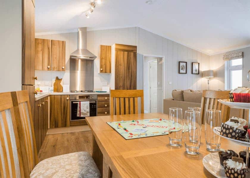 Glen Lodge 2 (Pets Welcome) - Erigmore Leisure Park, Birnam by Dunkeld