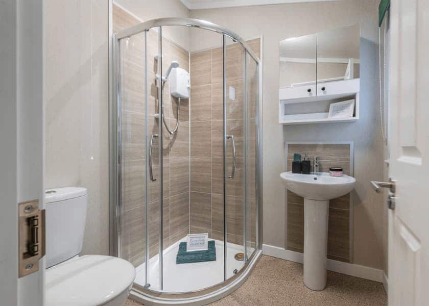 Glen Lodge 2 (Pets Welcome) - Erigmore Leisure Park, Birnam by Dunkeld