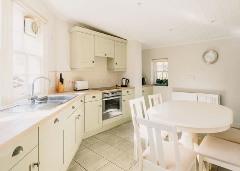 The Factors House (Pets Welcome) - Erigmore Leisure Park, Birnam by Dunkeld