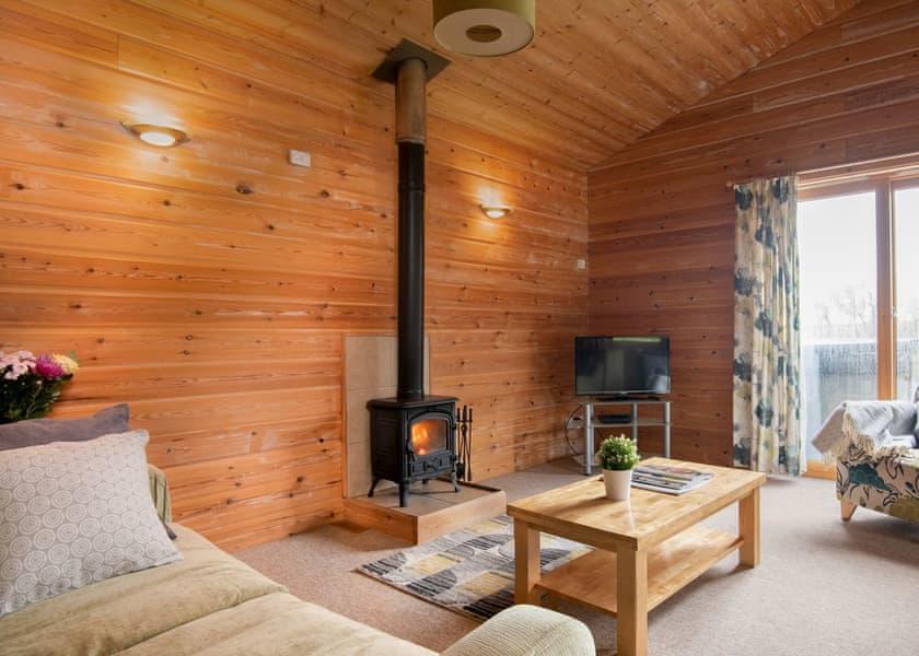 Otter Lodge with Hot Tub - Otter Falls, Upottery, Honiton