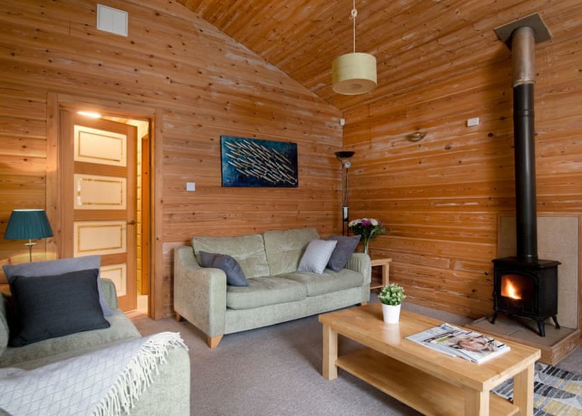 Otter Lodge with Hot Tub - Otter Falls, Upottery, Honiton