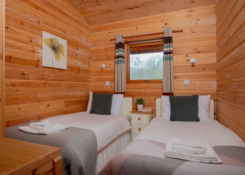 Otter Lodge with Hot Tub - Otter Falls, Upottery, Honiton