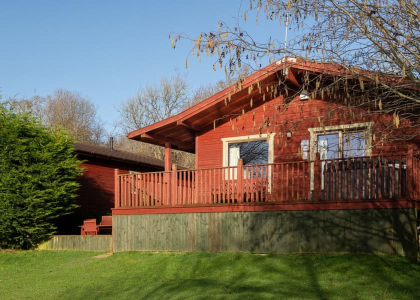 Falls Lodge (6) with Hot Tub - Otter Falls, Upottery, Honiton