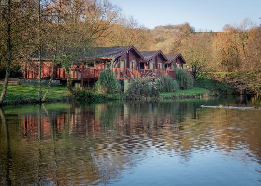 Falls Lodge (6) with Hot Tub - Otter Falls, Upottery, Honiton