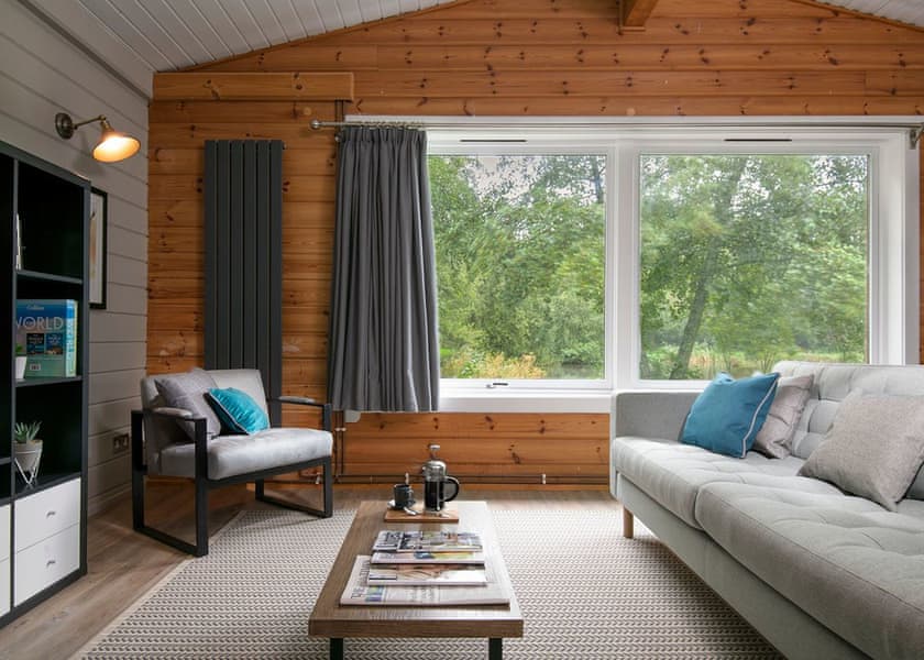 Signature Lodge with Hot Tub - Otter Falls, Upottery, Honiton