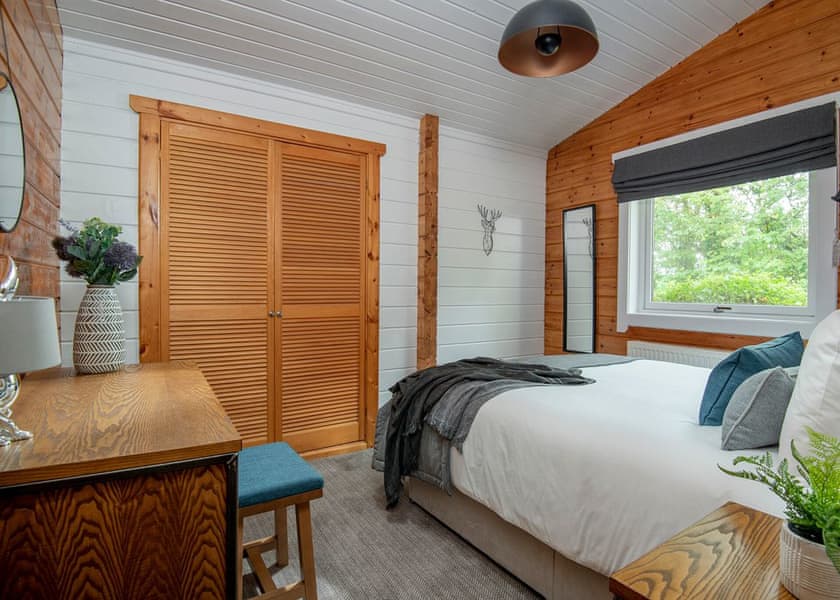 Signature Lodge with Hot Tub - Otter Falls, Upottery, Honiton