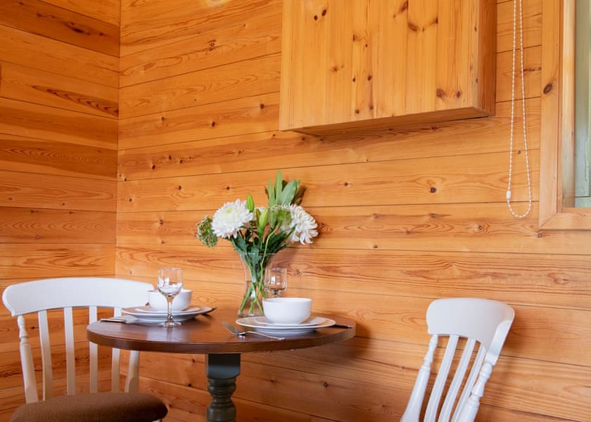 Little Lodge - Otter Falls, Upottery, Honiton