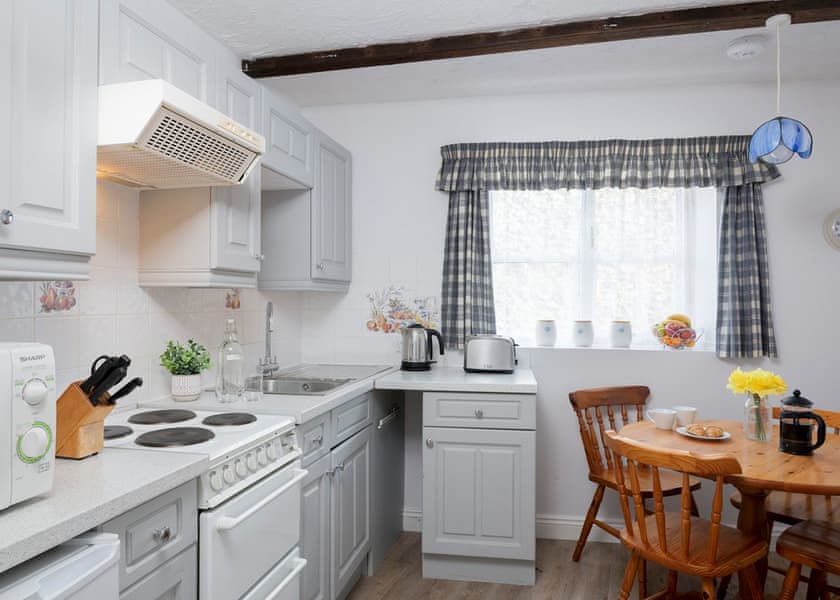 The Byre with Hot Tub - Otter Falls, Upottery, Honiton