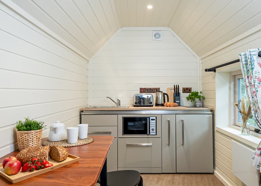 Two bedroom Treehouse (no Hot tub) - Otter Falls, Upottery, Honiton